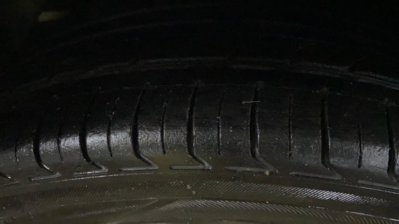 2019 Hyundai Elite i20 ASTA 1.2 (O), CNG, Manual, 1,06,100 km, Right Rear Tyre Tread