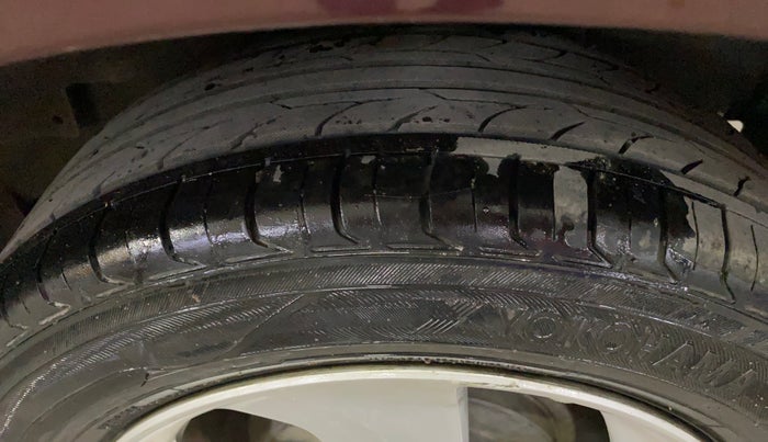 2016 Honda City 1.5L I-VTEC VX (O) MT, Petrol, Manual, 1,12,545 km, Left Rear Tyre Tread