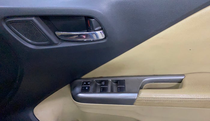 2016 Honda City 1.5L I-VTEC VX (O) MT, Petrol, Manual, 1,12,545 km, Driver Side Door Panels Control