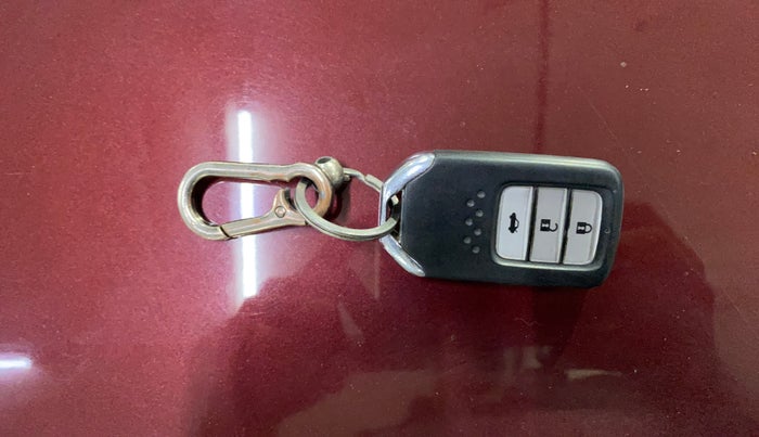 2016 Honda City 1.5L I-VTEC VX (O) MT, Petrol, Manual, 1,12,545 km, Key Close Up