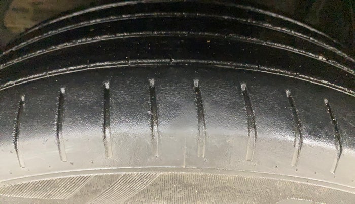 2021 Toyota Glanza G, Petrol, Manual, 29,247 km, Left Front Tyre Tread