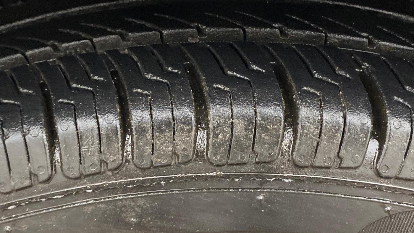 2018 Renault Kwid CLIMBER 1.0 AMT, CNG, Automatic, 52,122 km, Left Front Tyre Tread