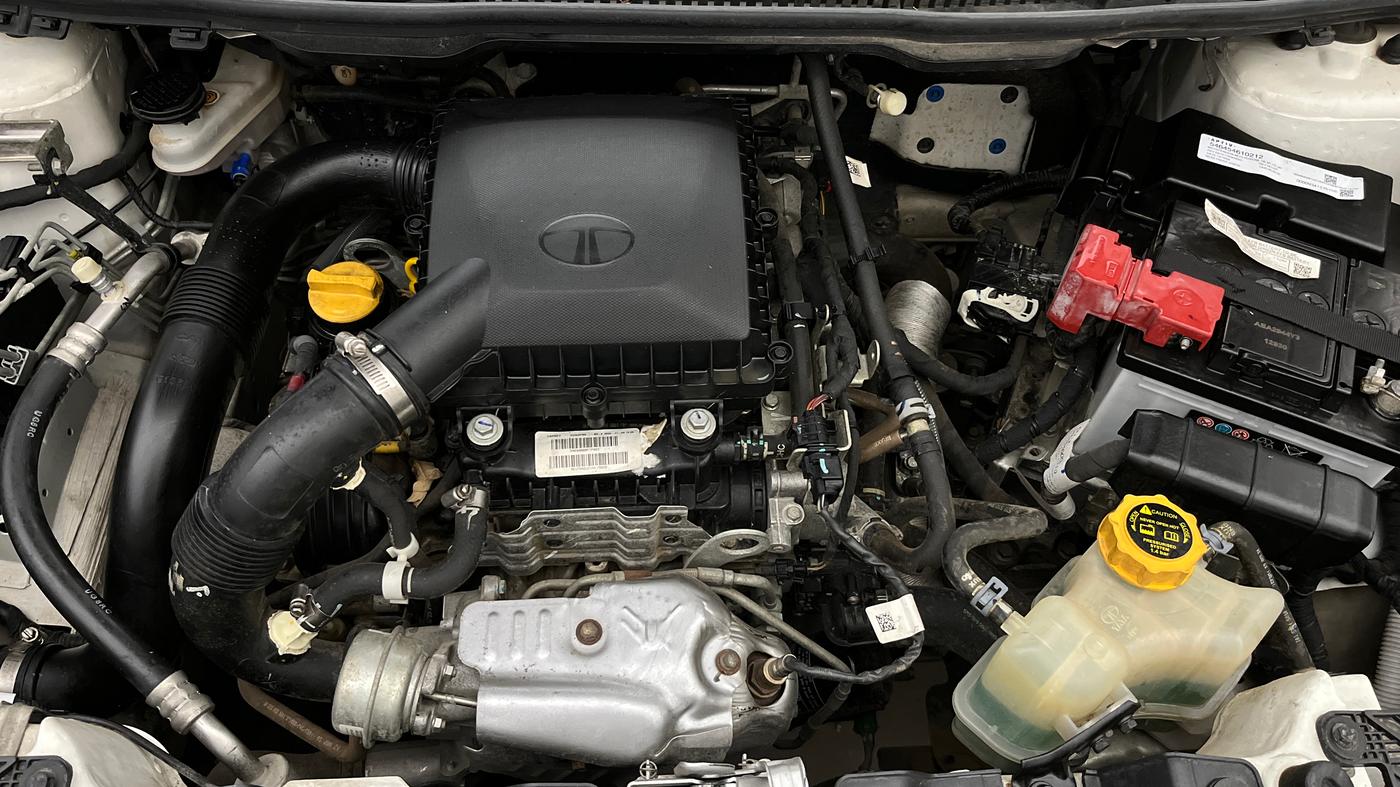 2024 Tata NEXON SMART+ 1.2 PETROL, Petrol, Manual, 30,579 km, Engine View