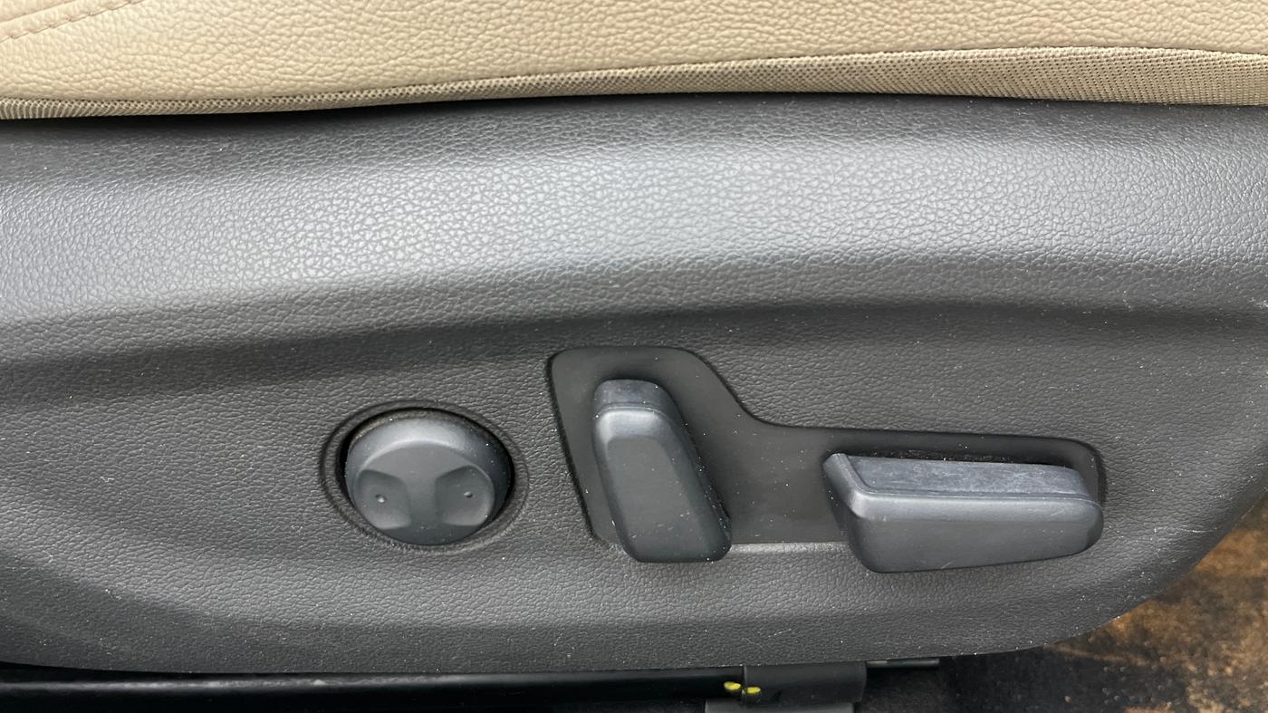 2019 Hyundai New Elantra 2.0 SX(O) AT PETROL, Petrol, Automatic, 56,206 km, Driver Side Adjustment Panel