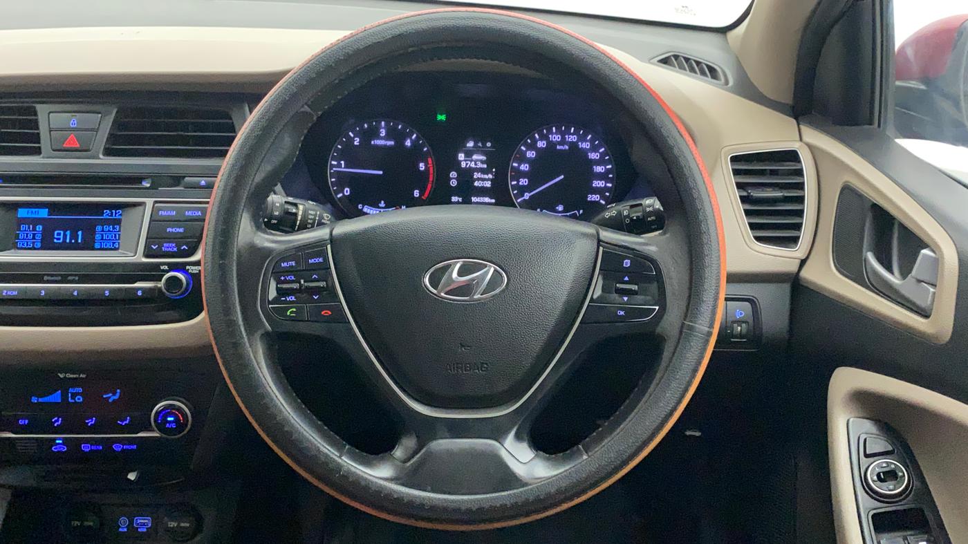 2014 Hyundai Elite i20 ASTA 1.4 CRDI, Diesel, Manual, 1,04,408 km, Steering Wheel Close Up