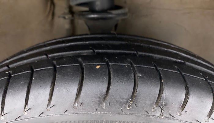2015 Maruti Alto 800 LXI, Petrol, Manual, 73,944 km, Right Front Tyre Tread