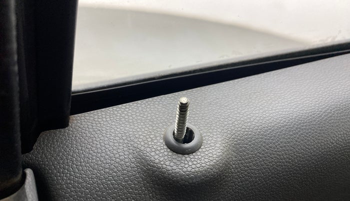 2015 Maruti Alto 800 LXI, Petrol, Manual, 73,944 km, Lock system - Door lock knob has minor damage