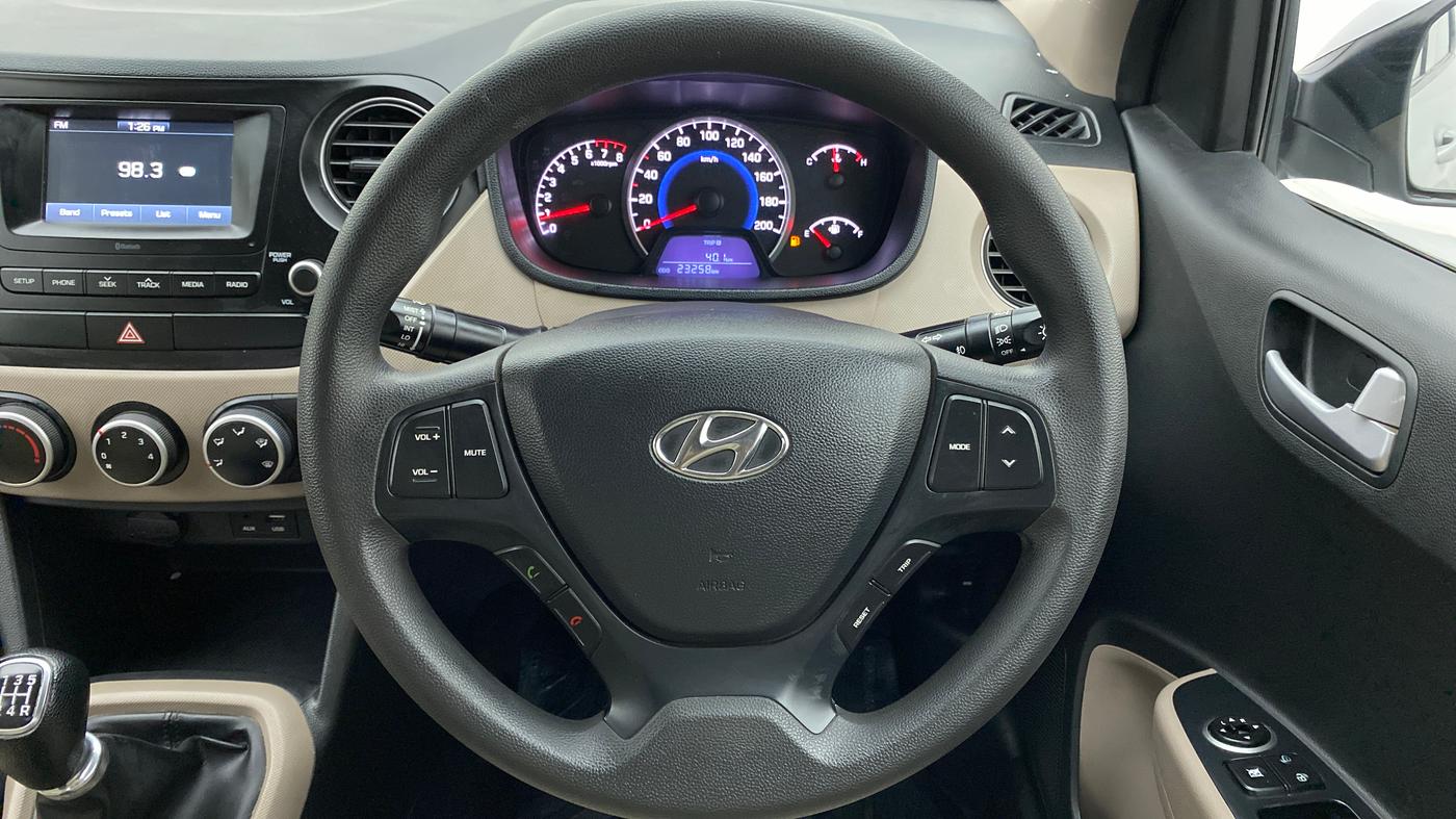 2017 Hyundai Grand i10 SPORTZ 1.2 KAPPA VTVT, Petrol, Manual, 23,290 km, Steering Wheel Close Up