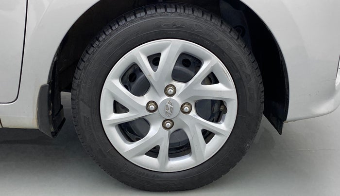 2017 Hyundai Grand i10 SPORTZ 1.2 KAPPA VTVT, Petrol, Manual, 23,290 km, Right Front Wheel