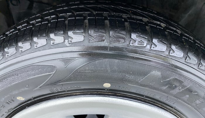 2015 Honda City SV MT PETROL, Petrol, Manual, 71,261 km, Left Front Tyre Tread