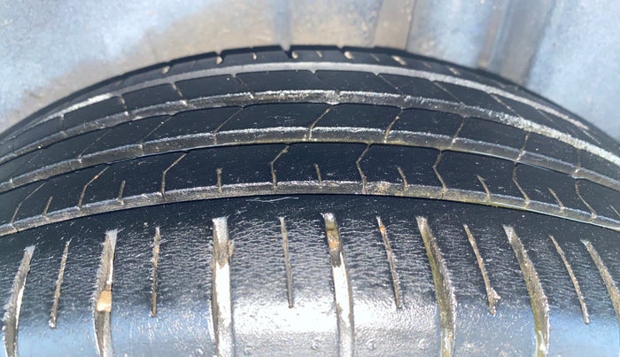 2021 Maruti Ciaz ALPHA  AT 1.5 SHVS PETROL, Petrol, Automatic, 33,910 km, Left Rear Tyre Tread