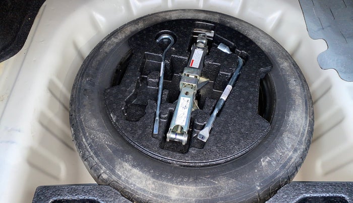 2021 Maruti Ciaz ALPHA  AT 1.5 SHVS PETROL, Petrol, Automatic, 33,910 km, Spare Tyre