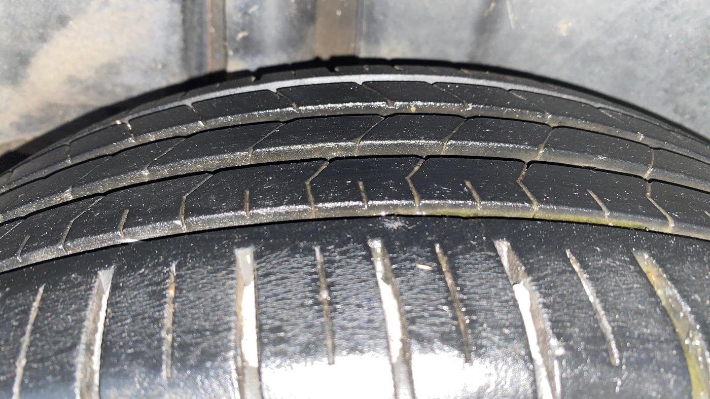 2021 Maruti Ciaz ALPHA  AT 1.5 SHVS PETROL, Petrol, Automatic, 33,910 km, Right Rear Tyre Tread