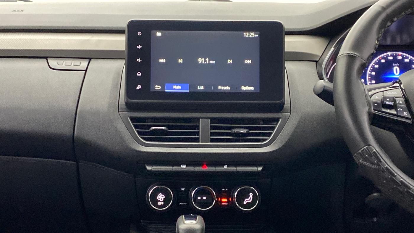 2021 Renault Kiger RXZ CVT 1.0 TURBO DUAL TONE, Petrol, Automatic, 21,929 km, Air Conditioner