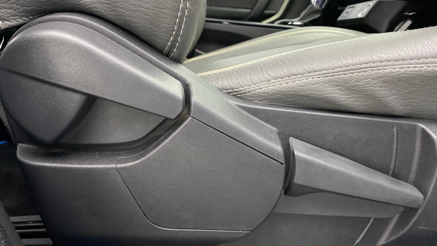 2021 Renault Kiger RXZ CVT 1.0 TURBO DUAL TONE, Petrol, Automatic, 21,929 km, Driver Side Adjustment Panel