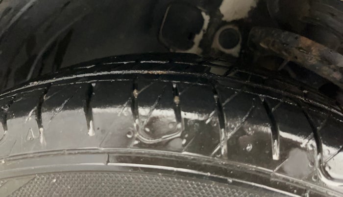 2017 Hyundai Verna 1.6 VTVT SX, Petrol, Manual, 56,344 km, Left Front Tyre Tread