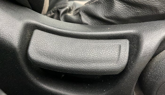 2017 Hyundai Verna 1.6 VTVT SX, Petrol, Manual, 56,344 km, Driver Side Adjustment Panel