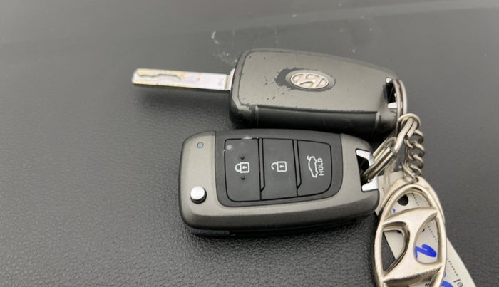 2017 Hyundai Verna 1.6 VTVT SX, Petrol, Manual, 56,344 km, Key Close Up