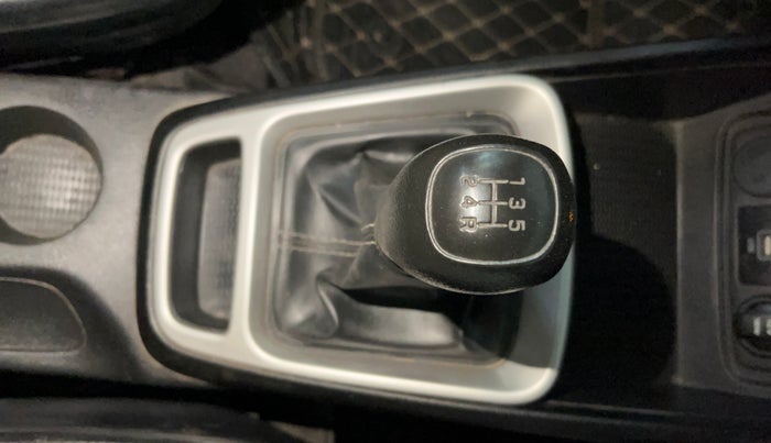 2020 Hyundai VENUE S 1.2, Petrol, Manual, 79,368 km, Gear Lever