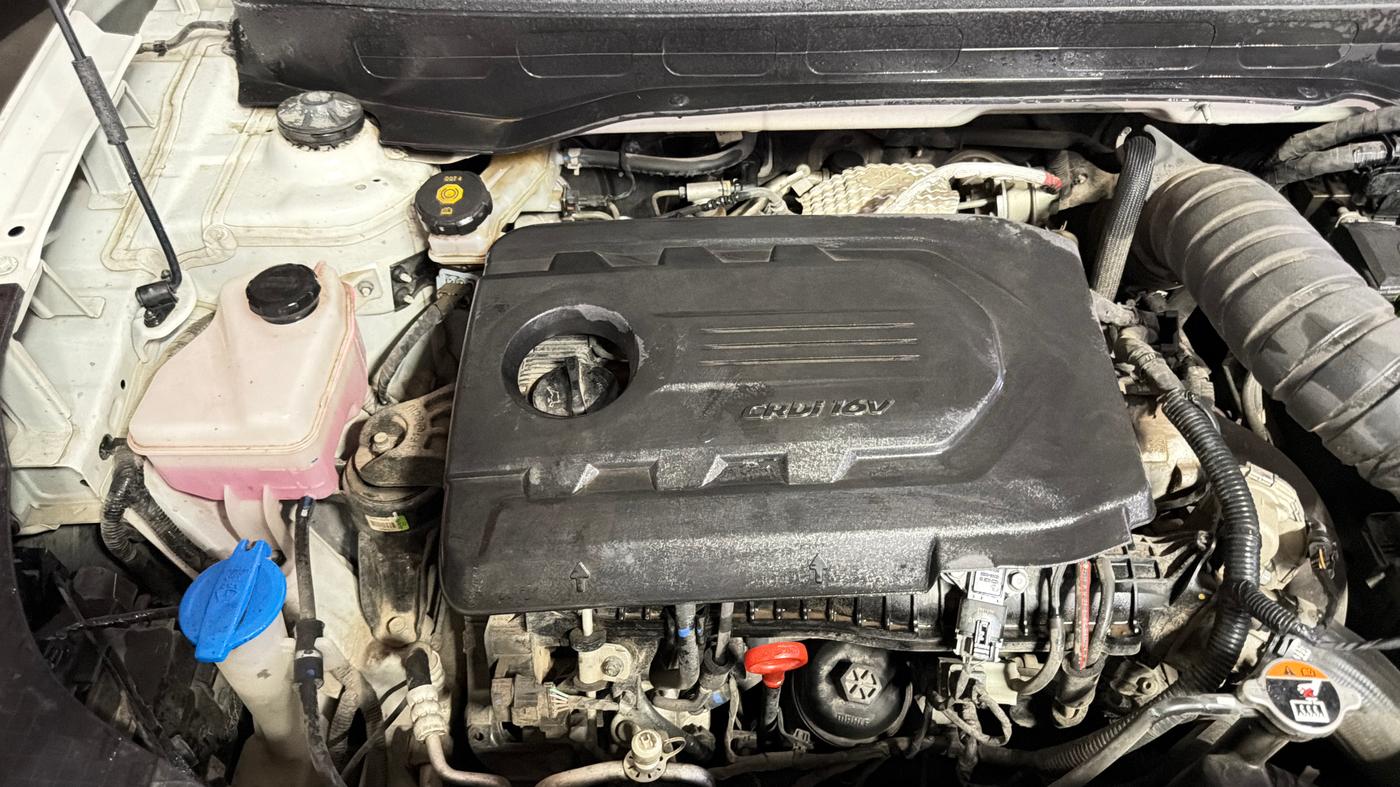 2022 Hyundai VENUE S PLUS 1.5 CRDI, Diesel, Manual, 58,504 km, Engine View - Right