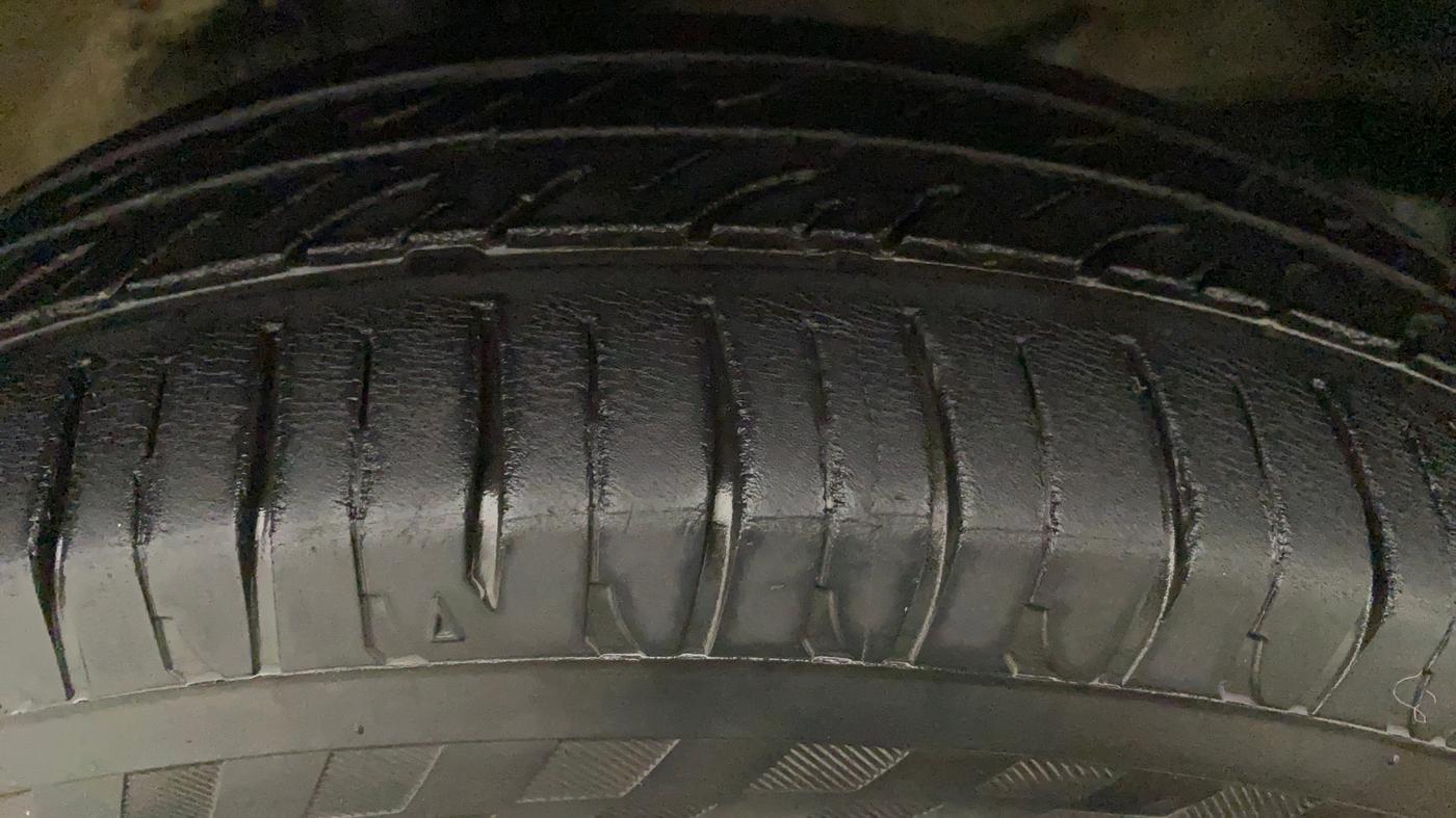 2017 Maruti Wagon R 1.0 VXI AMT, Petrol, Automatic, 78,451 km, Left Front Tyre Tread