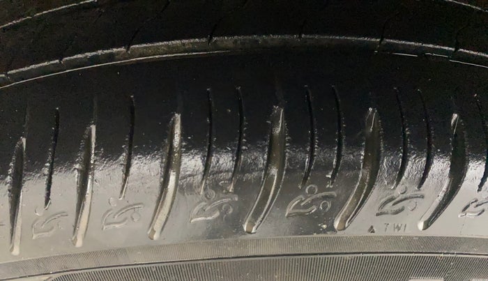 2020 Hyundai VENUE SX 1.0 TURBO, Petrol, Manual, 35,314 km, Right Rear Tyre Tread