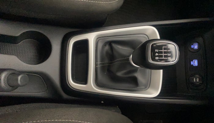 2020 Hyundai VENUE SX 1.0 TURBO, Petrol, Manual, 35,314 km, Gear Lever