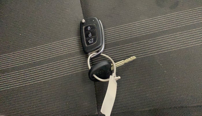 2020 Hyundai VENUE SX 1.0 TURBO, Petrol, Manual, 35,314 km, Key Close Up