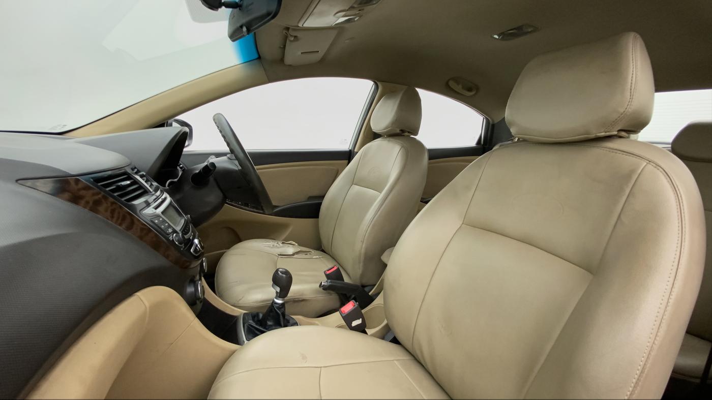 2011 Hyundai Verna FLUIDIC 1.6 CRDI SX, Diesel, Manual, 1,10,091 km, Right Side Front Door Cabin