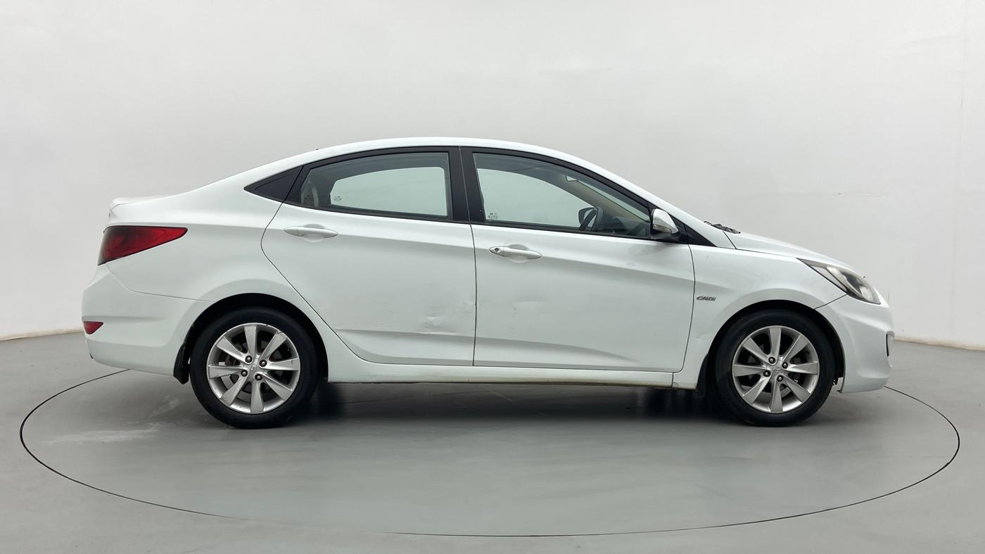 2011 Hyundai Verna FLUIDIC 1.6 CRDI SX, Diesel, Manual, 1,10,091 km, Right Side View