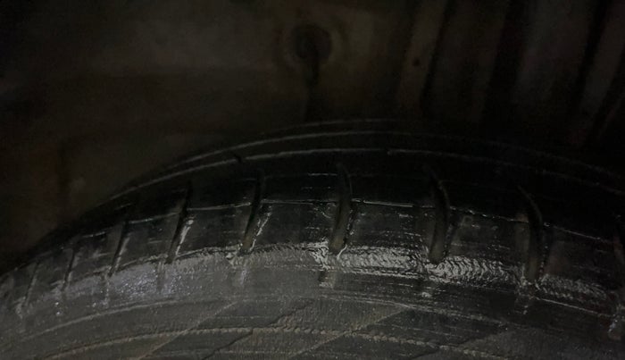 2020 Hyundai Elite i20 SPORTZ PLUS 1.2, Petrol, Manual, 98,966 km, Left Rear Tyre Tread