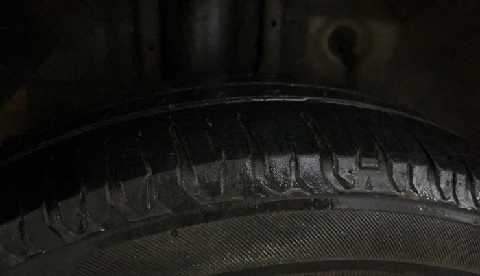 2020 Hyundai Elite i20 SPORTZ PLUS 1.2, Petrol, Manual, 98,966 km, Right Rear Tyre Tread