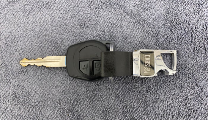 2015 Maruti Swift LXI, Petrol, Manual, 86,057 km, Key Close Up