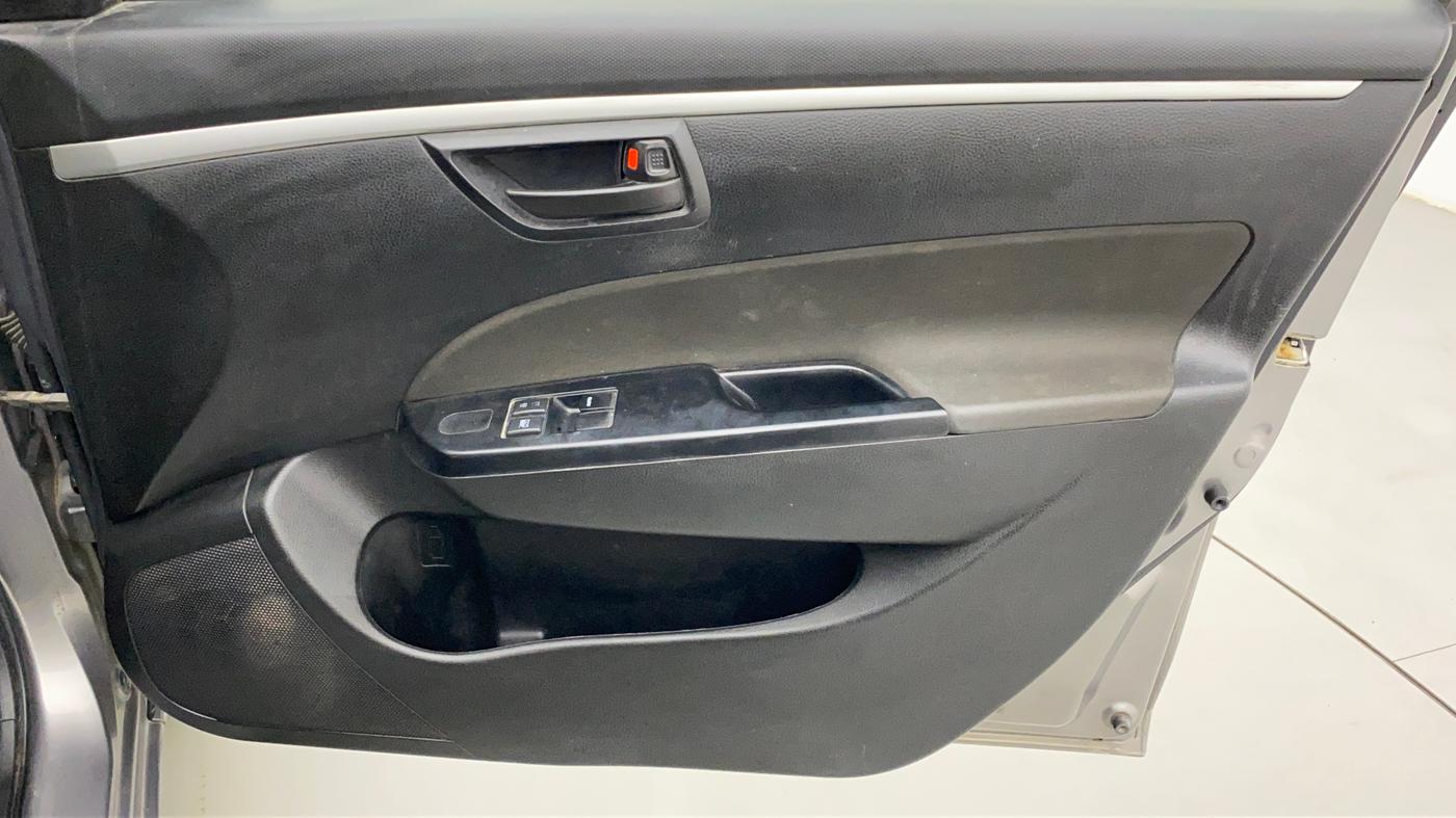 2015 Maruti Swift LXI, Petrol, Manual, 86,057 km, Driver Side Door Panels Control
