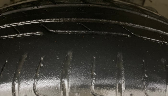 2023 Tata NEXON FEARLESS + SUNROOF DCA DUAL TONE 1.2 PETROL, Petrol, Automatic, 36,407 km, Right Front Tyre Tread