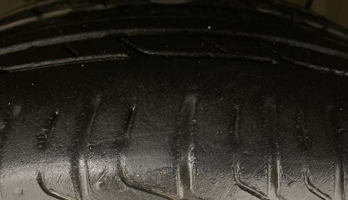 2023 Tata NEXON FEARLESS + SUNROOF DCA DUAL TONE 1.2 PETROL, Petrol, Automatic, 36,407 km, Left Front Tyre Tread