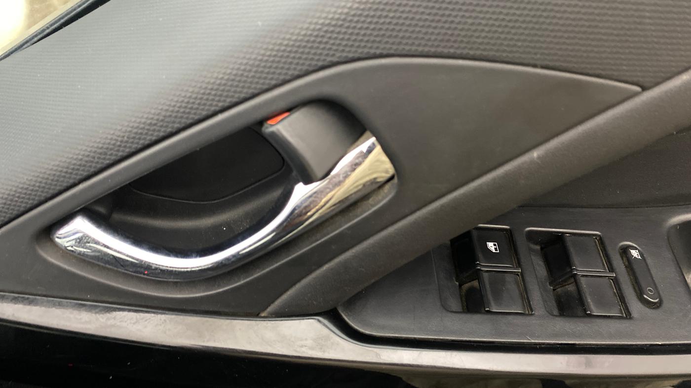 2023 Tata NEXON FEARLESS + SUNROOF DCA DUAL TONE 1.2 PETROL, Petrol, Automatic, 52,954 km, Driver Side Door Panels Control
