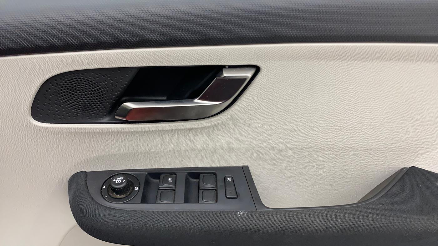 2023 Tata ALTROZ XZ PLUS I-TURBO PETROL, Petrol, Manual, 13,400 km, Driver Side Door Panels Control