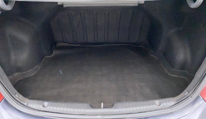 2015 Hyundai Verna FLUIDIC 4S 1.6 VTVT S(O), Petrol, Manual, 56,885 km, Boot Inside