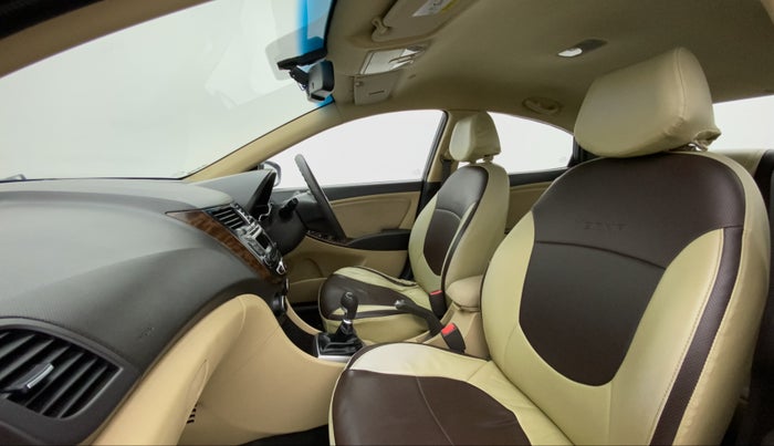 2015 Hyundai Verna FLUIDIC 4S 1.6 VTVT S(O), Petrol, Manual, 56,885 km, Right Side Front Door Cabin