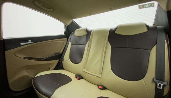 2015 Hyundai Verna FLUIDIC 4S 1.6 VTVT S(O), Petrol, Manual, 56,885 km, Right Side Rear Door Cabin