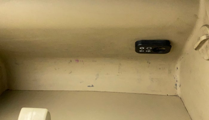 2015 Hyundai Verna FLUIDIC 4S 1.6 VTVT S(O), Petrol, Manual, 56,885 km, Cooled Glove Box