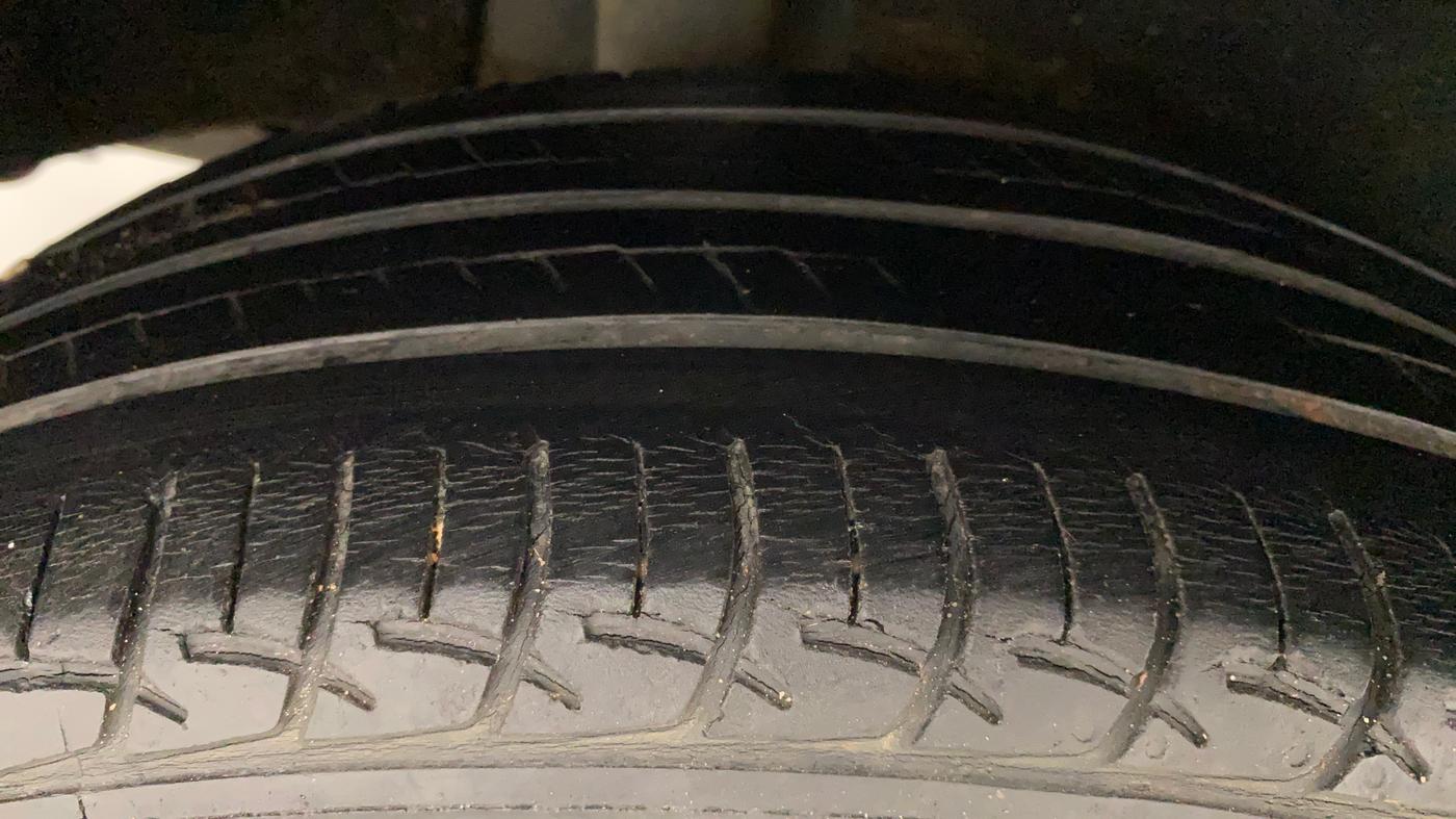 2017 Maruti Baleno DELTA PETROL 1.2, Petrol, Manual, 94,723 km, Right Rear Tyre Tread