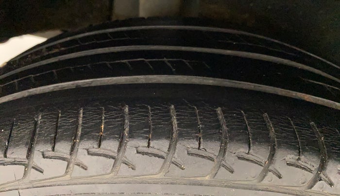 2017 Maruti Baleno DELTA PETROL 1.2, Petrol, Manual, 94,723 km, Right Rear Tyre Tread