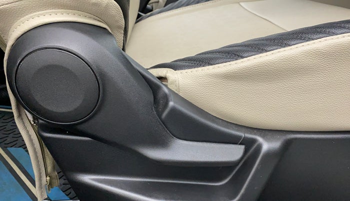 2021 Maruti New Wagon-R VXI (O) 1.2L, Petrol, Manual, 3,937 km, Driver Side Adjustment Panel