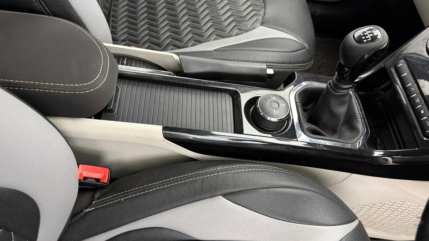 2021 Tata NEXON XZ PLUS PETROL SUNROOF, Petrol, Manual, 62,981 km, Gear Lever