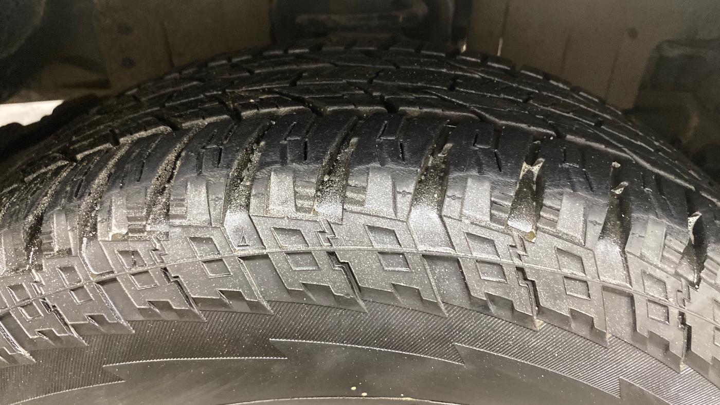 2017 Mahindra Scorpio S5, Diesel, Manual, 1,28,874 km, Right Front Tyre Tread