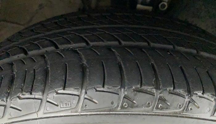 2018 Skoda Rapid 1.5 TDI AT AMBITION, Diesel, Automatic, 32,244 km, Right Front Tyre Tread
