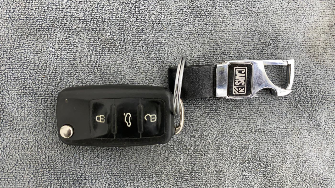 2018 Skoda Rapid 1.5 TDI AT AMBITION, Diesel, Automatic, 32,244 km, Key Close Up