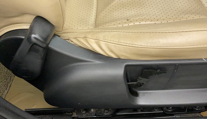 2018 Skoda Rapid 1.5 TDI AT AMBITION, Diesel, Automatic, 32,244 km, Driver Side Adjustment Panel